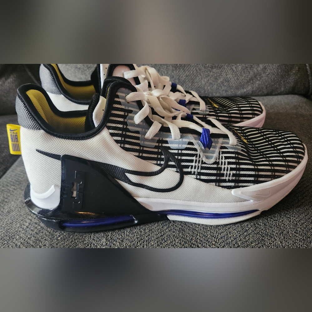 Nike Lebron Witness VI CZ4052-100 White/Black/Blue Shoes Mens Size 11.5